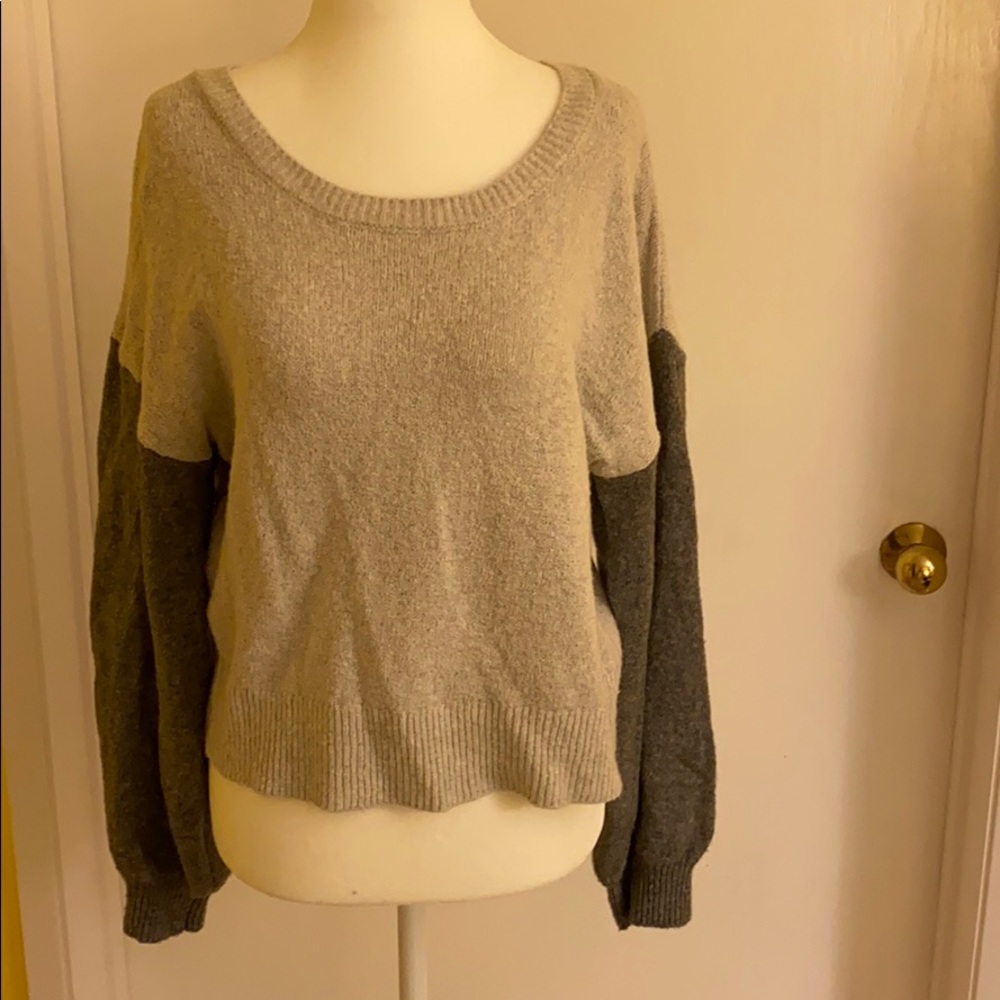 Two toned gray sweater